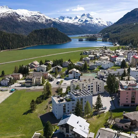 Lägenhet New Engadine Alpine - Pool & Sauna