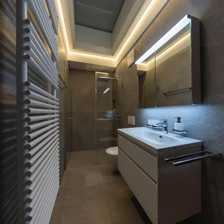 New Engadine Alpine - Pool & Sauna