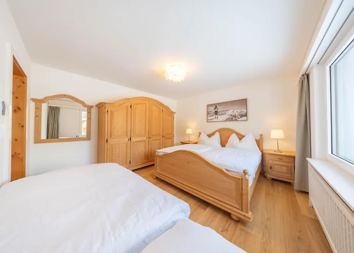 New Engadine Alpine - Pool & Sauna شقة