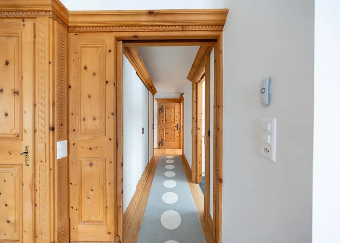 New Engadine Alpine - Pool & Sauna شقة سانت موريتز